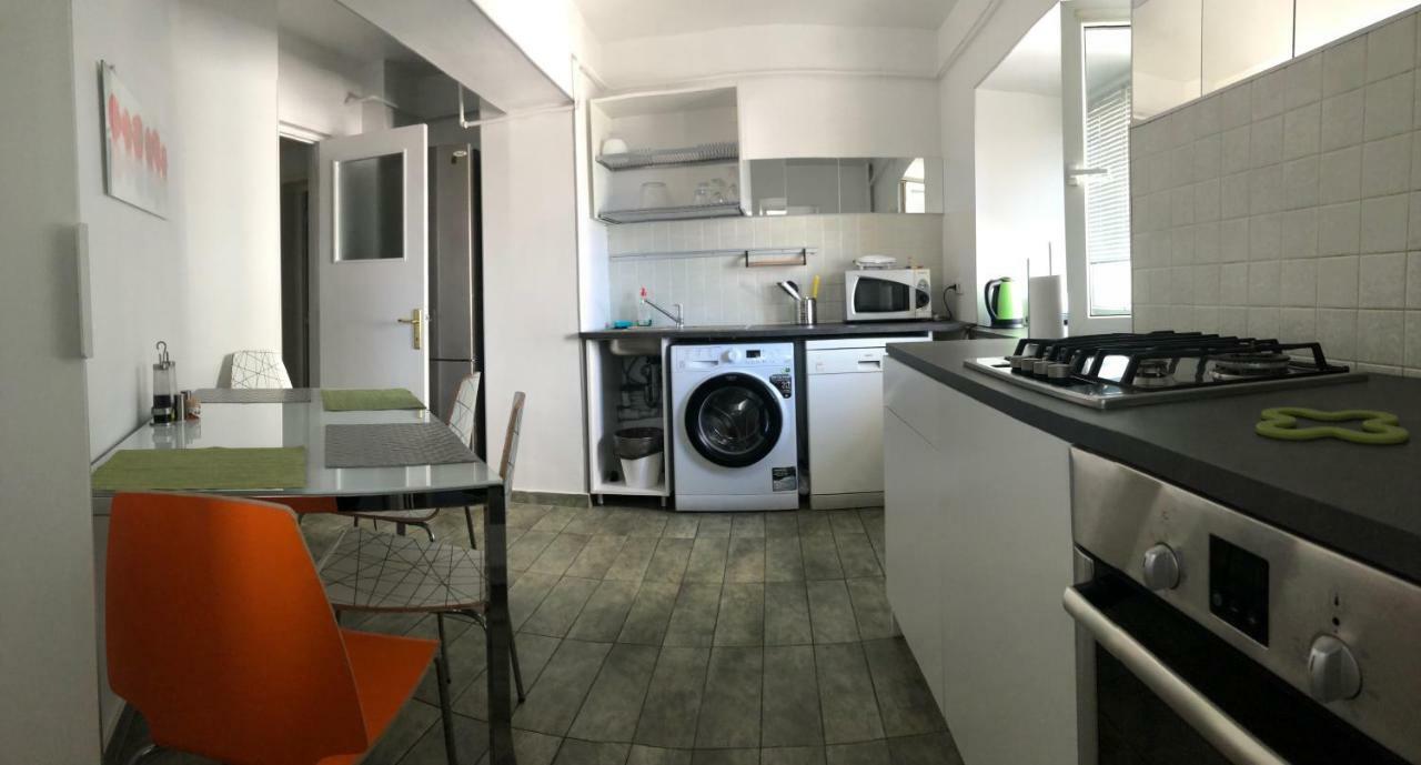 Green Apartment With Terrace 12 Bucharest Exterior photo